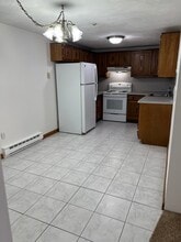 33 Lodgen Ct, Unit 3H in Malden, MA - Foto de edificio - Building Photo