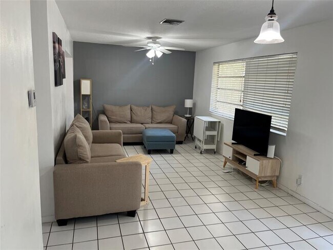 222 NE 23rd Ave in Pompano Beach, FL - Building Photo - Building Photo