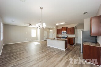 7156 Tanger Blvd in Riverdale, GA - Building Photo - Building Photo