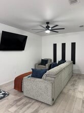 4214 Gavilan Dr in Laredo, TX - Foto de edificio - Building Photo