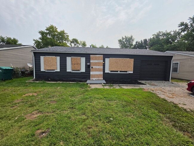 716 St Martin Dr in Sauget, IL - Building Photo - Building Photo