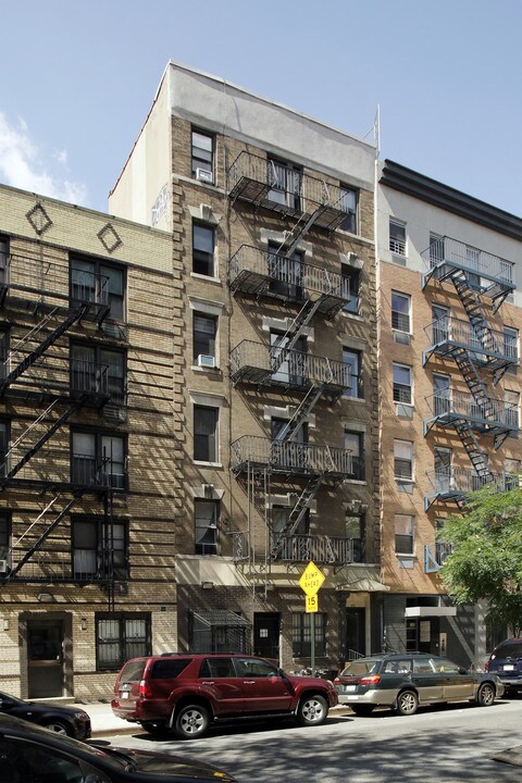 430 E 11th St in New York, NY - Building Photo