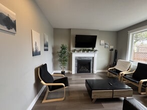 593 5th St in Nanaimo, BC - Building Photo - Building Photo