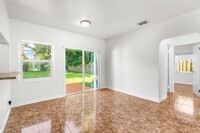 2435 NE 183rd St in North Miami Beach, FL - Building Photo - Building Photo