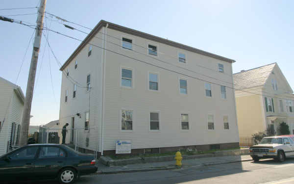 14 Western Ave in Gloucester, MA - Foto de edificio - Building Photo