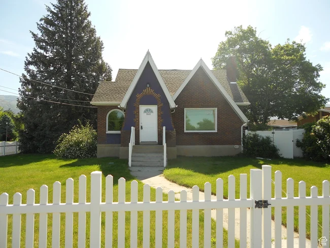 860 N 800 W in West Bountiful, UT - Foto de edificio - Building Photo