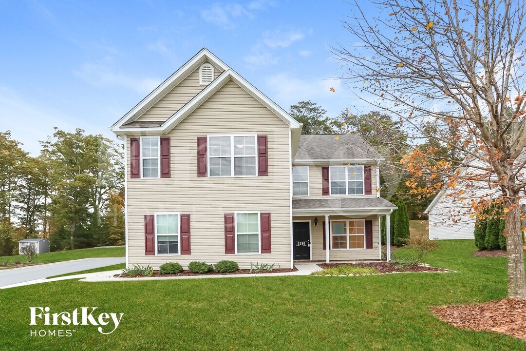 5390 Esher Drive in Walkertown, NC - Building Photo