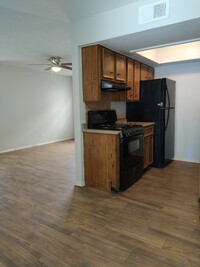 10628 Cuatro Vistas Dr, Unit Apartment C in El Paso, TX - Building Photo - Building Photo