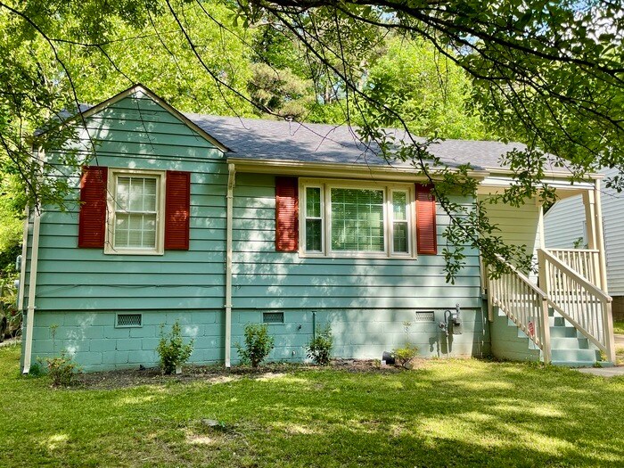 2992 Palm Dr in East Point, GA - Building Photo