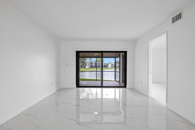 510 W Park Dr in Miami, FL - Building Photo - Building Photo