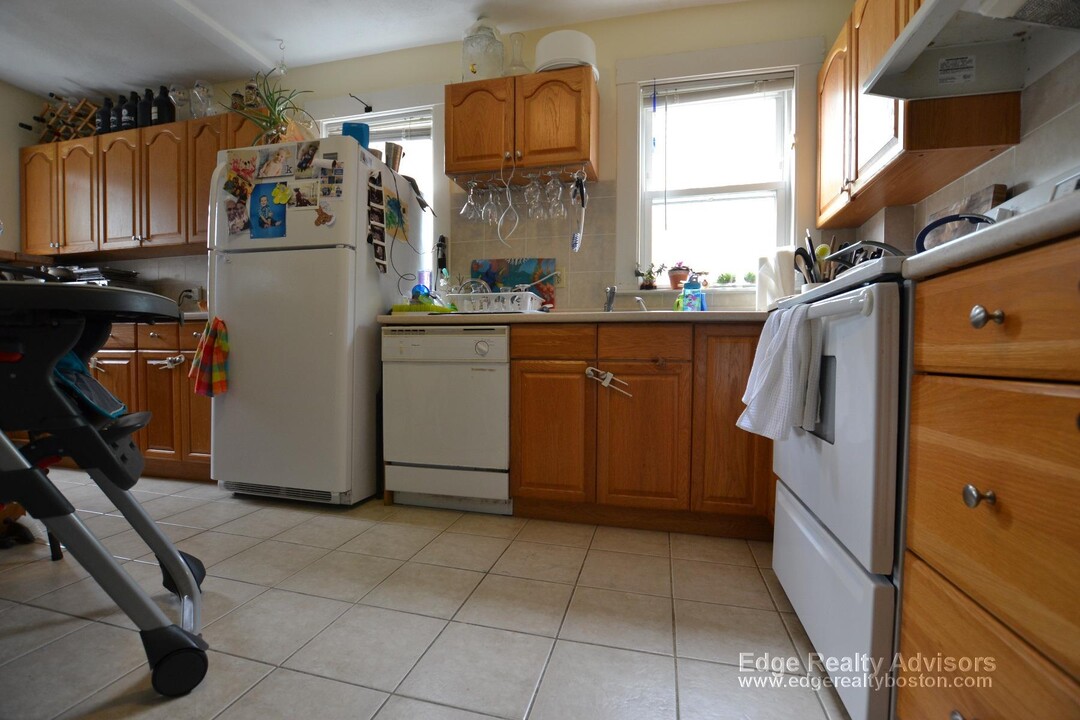 53 Montfern Ave in Boston, MA - Building Photo