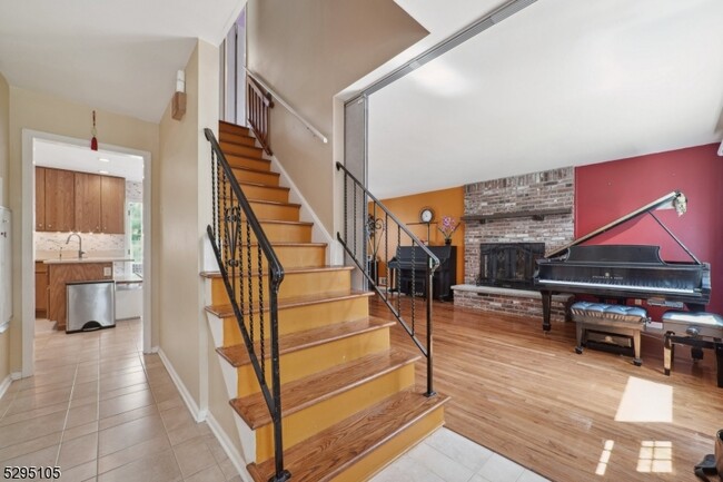 164 Hillside Ave in Livingston, NJ - Building Photo - Building Photo