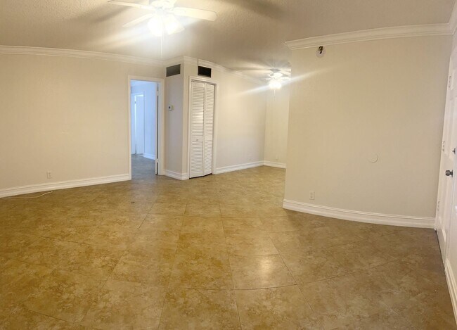 1401 S Federal Hwy in Lake Worth Beach, FL - Foto de edificio - Building Photo