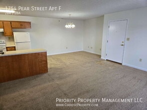 1754 Pear St in Harrisonburg, VA - Building Photo - Building Photo