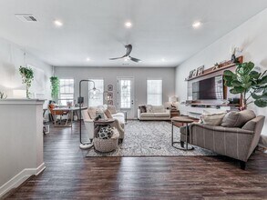 499 Bishop Ln in Woodstock, GA - Building Photo - Building Photo