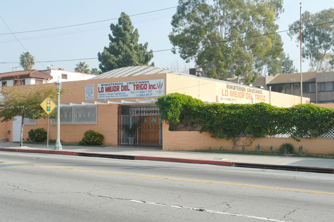 1010 N Madison Ave in Los Angeles, CA - Foto de edificio - Building Photo