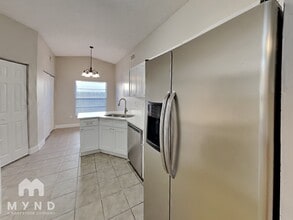 712 Stillview Cir in Brandon, FL - Building Photo - Building Photo