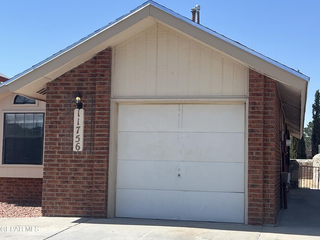 11756 Royal Banner Ln in El Paso, TX - Building Photo - Building Photo