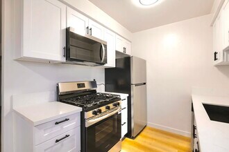 6828 Fulton Ave in Los Angeles, CA - Building Photo - Building Photo