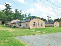 904 Lowdermilk St in Greensboro, NC - Foto de edificio - Building Photo