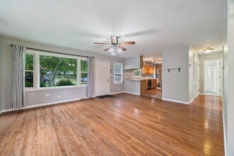 1112 Villa Vista Dr in Round Lake Beach, IL - Building Photo - Building Photo