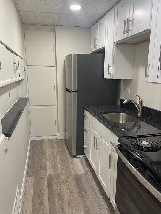 914 Elizabeth Ave, Unit F in Laureldale, PA - Building Photo