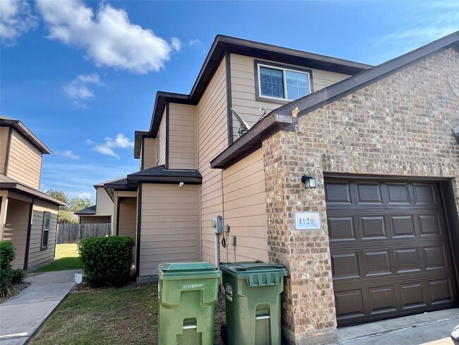 property at 1120 N Colbert St