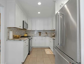 1 Columbus Pl in Cliffside Park, NJ - Building Photo - Building Photo