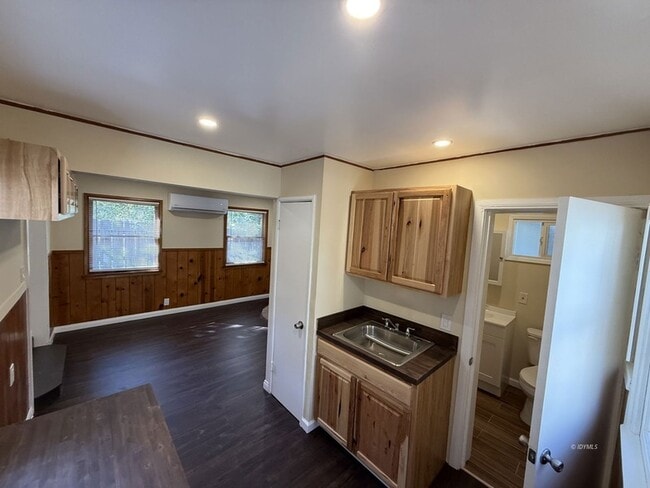 54605 N Circle Dr in Idyllwild, CA - Building Photo - Building Photo