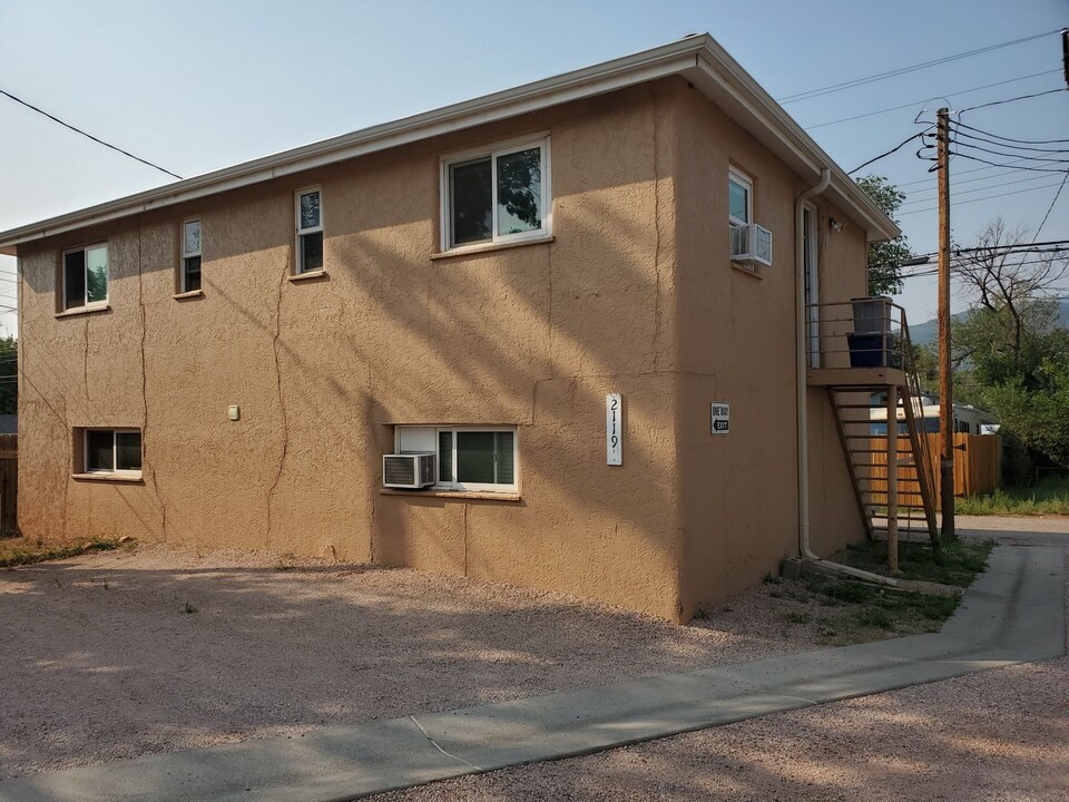 2119 W Colorado Ave in Colorado Springs, CO - Foto de edificio