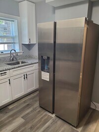 1607 Division St photo'