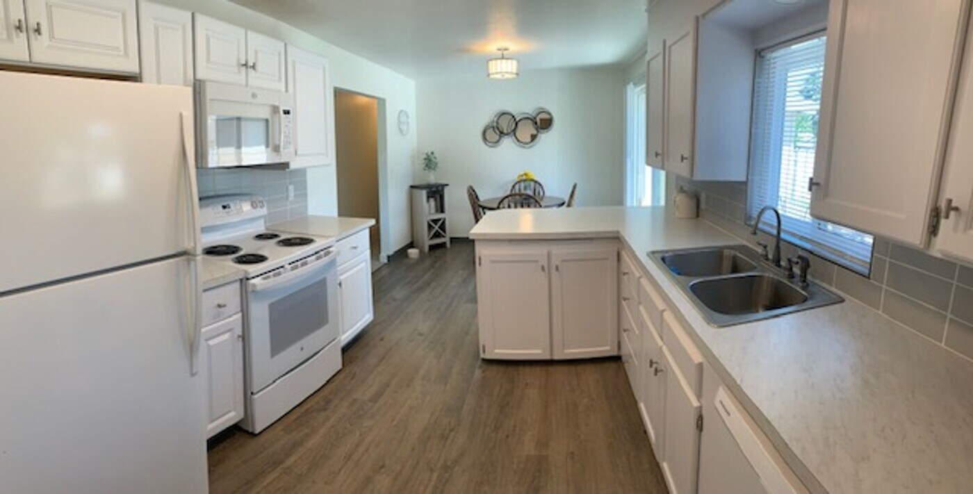 1106 N Bates Rd in Spokane Valley, WA - Building Photo