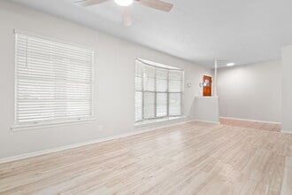 4134 Hunting Path in San Antonio, TX - Building Photo - Building Photo