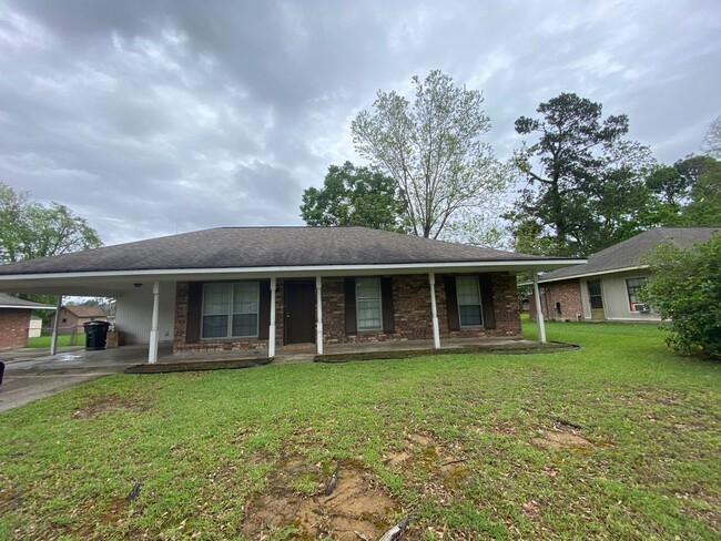 9263 Tasmania Ave in Baton Rouge, LA - Building Photo - Building Photo