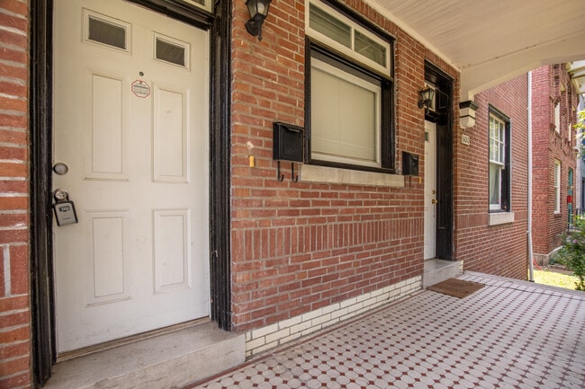 6008 Washington Blvd, Unit 2nd Floor in St. Louis, MO - Building Photo - Building Photo