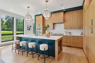 1726 Kenwood Pkwy in Minneapolis, MN - Building Photo - Building Photo
