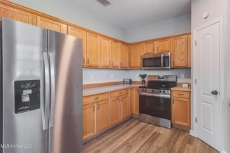 16060 S April Dr, Unit 205 in Gulfport, MS - Building Photo - Building Photo