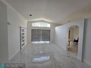 19231 SW 2nd St in Pembroke Pines, FL - Building Photo - Building Photo