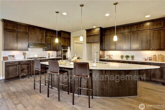 24609 NE 16th Pl in Sammamish, WA - Building Photo - Building Photo