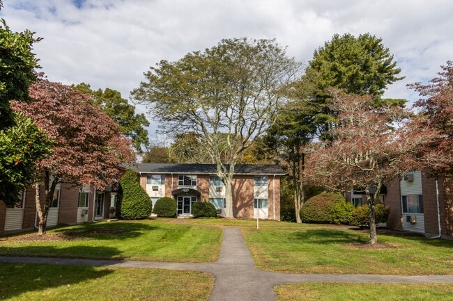 Tower Hill Landings in Kingston, RI - Building Photo - Building Photo