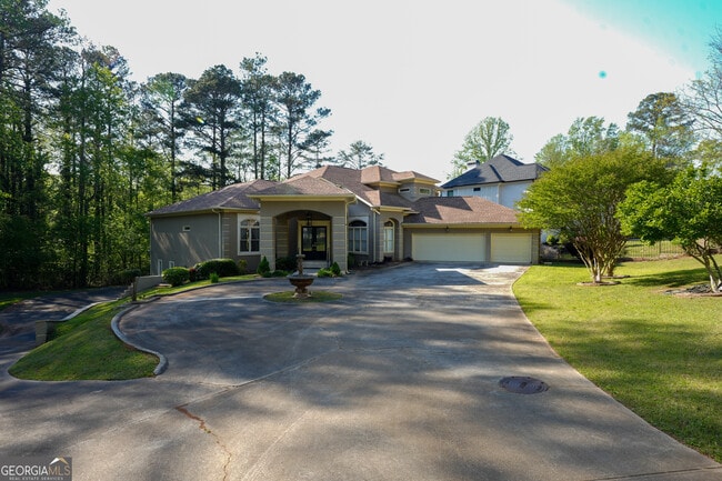 1010 Forest Overlook Dr SW in Atlanta, GA - Building Photo - Building Photo