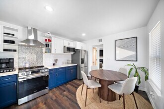 3226 Oakdale St in Houston, TX - Building Photo - Building Photo