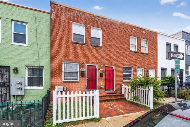 property at 610 19th St NE