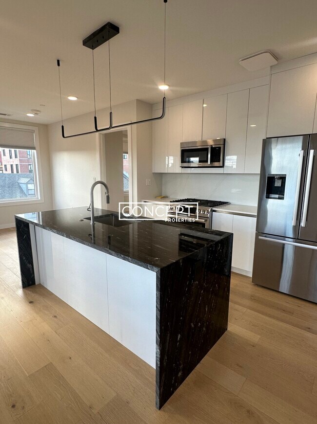 194 Sumner St in Boston, MA - Building Photo - Building Photo