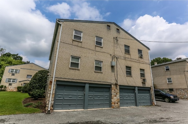 354 S Swarthmore Ave in Swarthmore, PA - Building Photo - Building Photo
