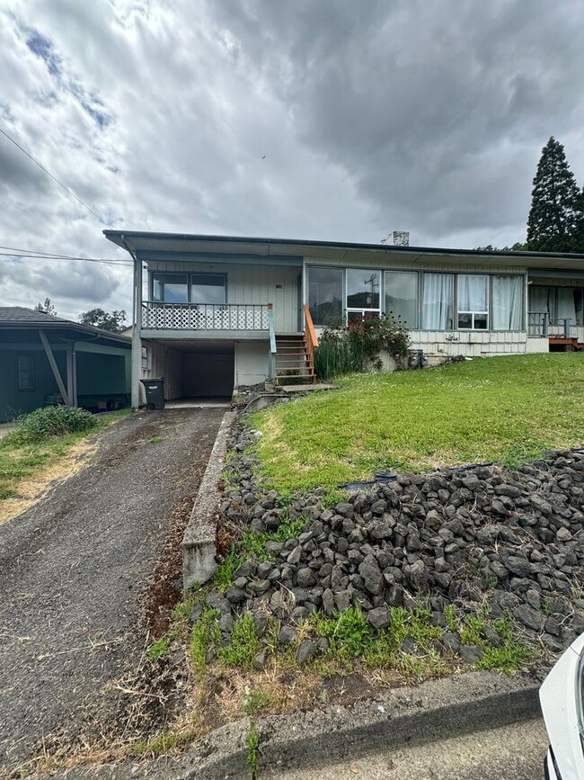 property at 1046 NE Lincoln St