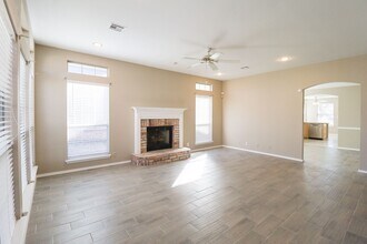 9040 E 76th St in Tulsa, OK - Foto de edificio - Building Photo