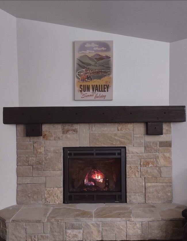 720 Angela Dr in Hailey, ID - Foto de edificio - Building Photo