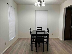 4640 Koval Ln in Las Vegas, NV - Building Photo - Building Photo