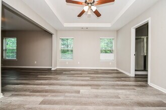 4325 Comfort Trail in Union City, GA - Foto de edificio - Building Photo